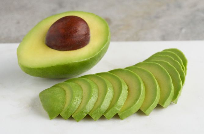 アボカドの切り方・剥き方